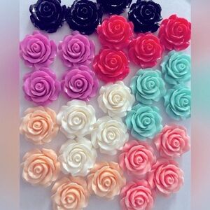 28 Hard Resin Flowers for Jewelry Making/Crafting , Flat Back, Approx 28mm, NWT